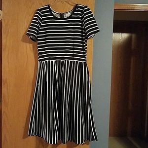 LuLaRoe Amelia size XL HTF black white stripe